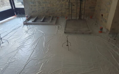 Chape liquide appliquée dans l&rsquo;espace dégustation d&rsquo;un domaine viticole